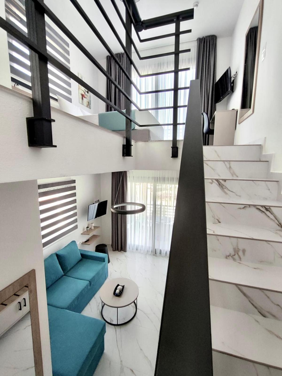 Four Shades Luxury Suites 萨尔蒂 外观 照片
