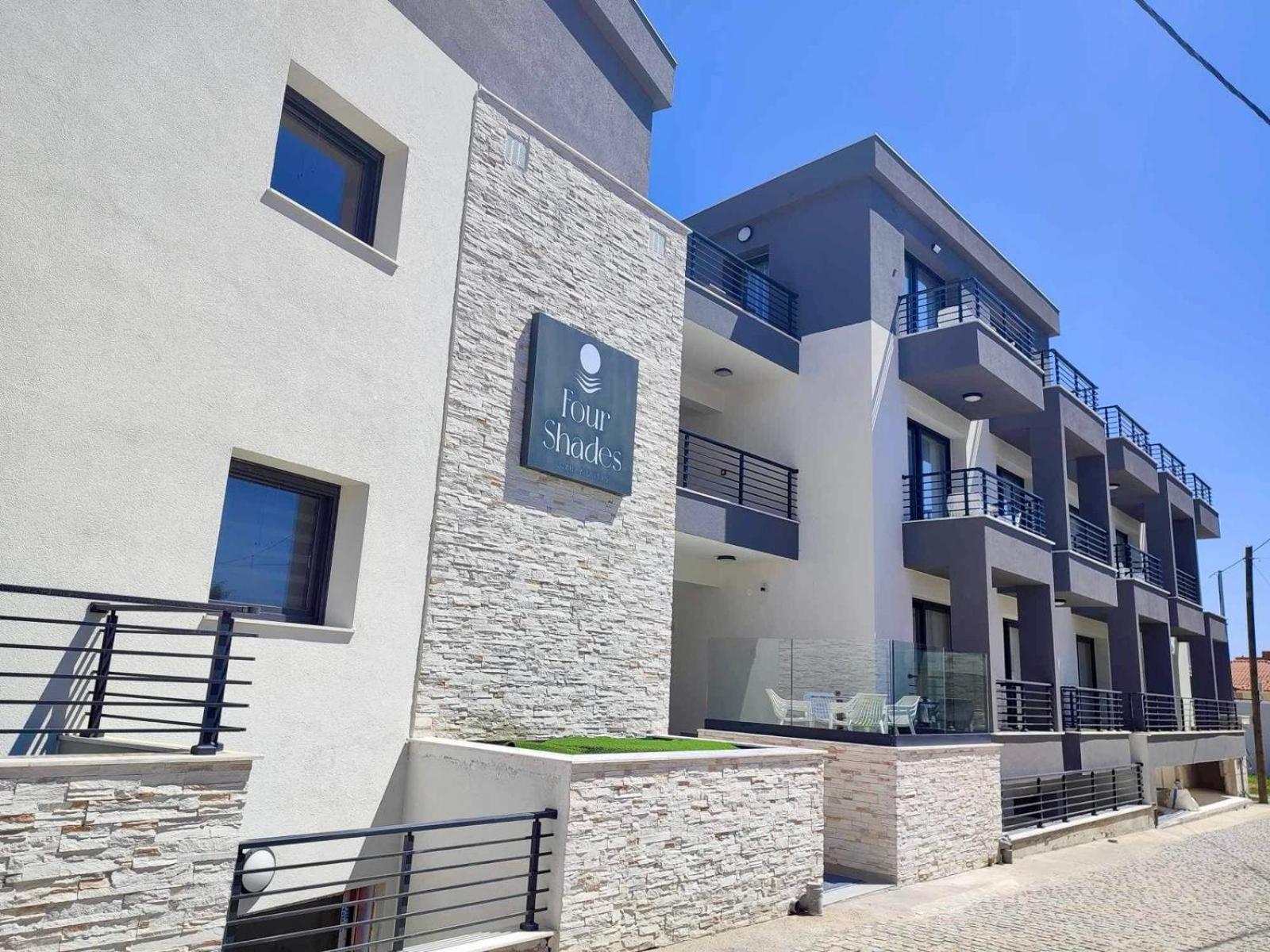 Four Shades Luxury Suites 萨尔蒂 外观 照片