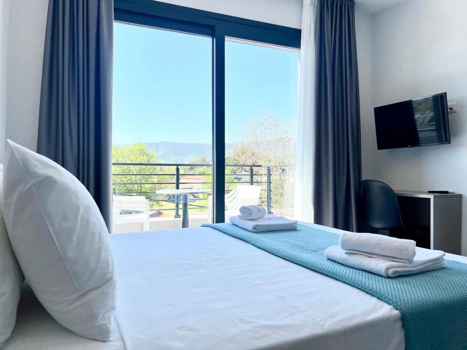 Four Shades Luxury Suites 萨尔蒂 外观 照片