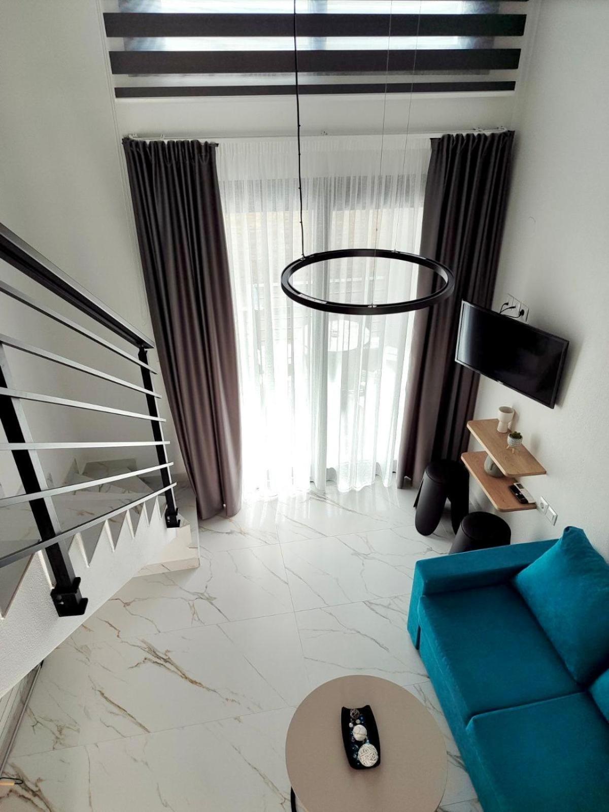 Four Shades Luxury Suites 萨尔蒂 外观 照片