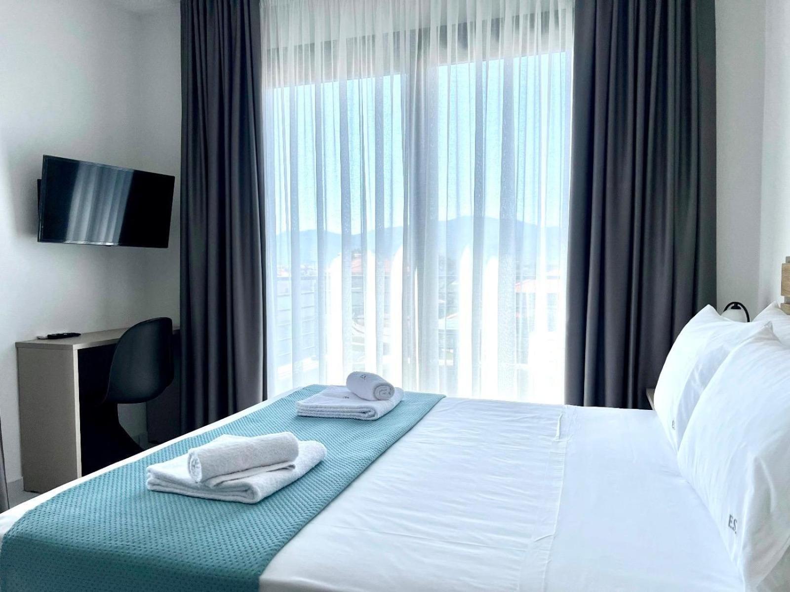 Four Shades Luxury Suites 萨尔蒂 外观 照片
