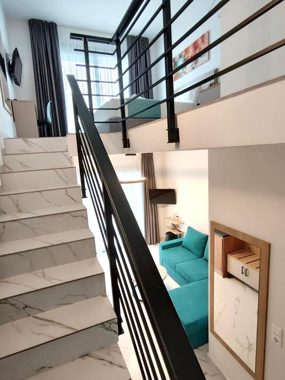 Four Shades Luxury Suites 萨尔蒂 外观 照片