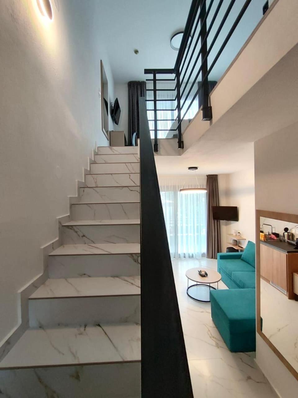 Four Shades Luxury Suites 萨尔蒂 外观 照片