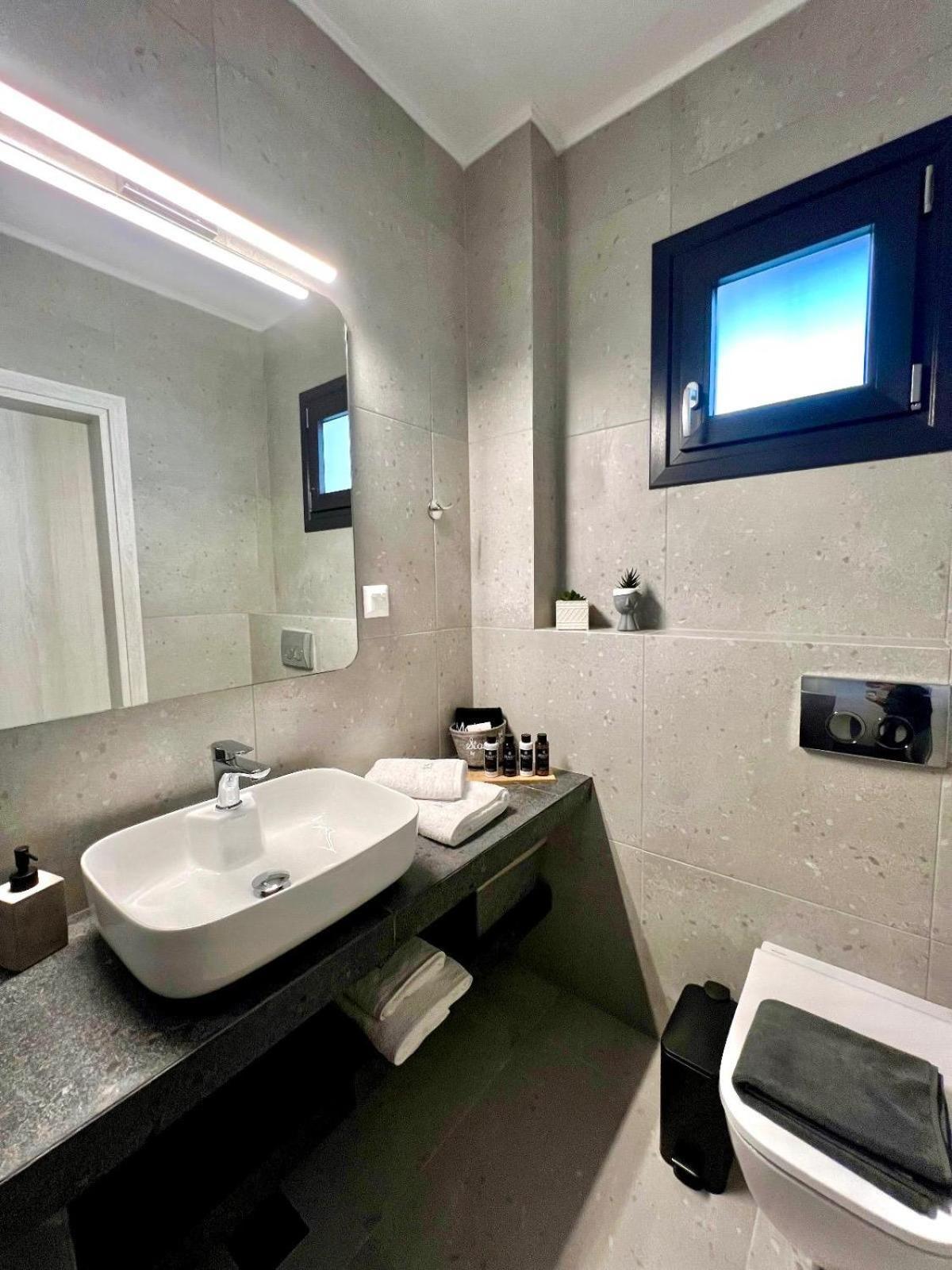 Four Shades Luxury Suites 萨尔蒂 外观 照片