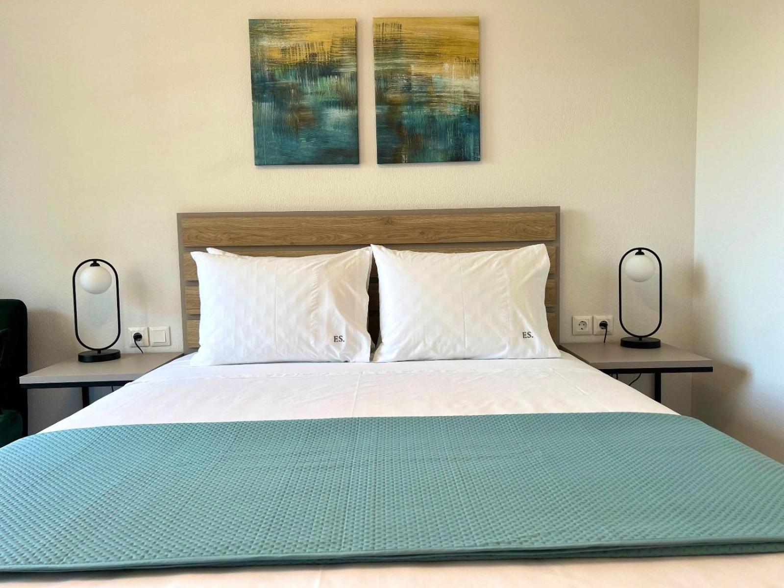 Four Shades Luxury Suites 萨尔蒂 外观 照片