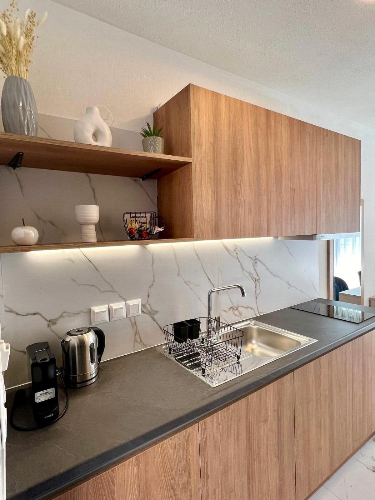 Four Shades Luxury Suites 萨尔蒂 外观 照片