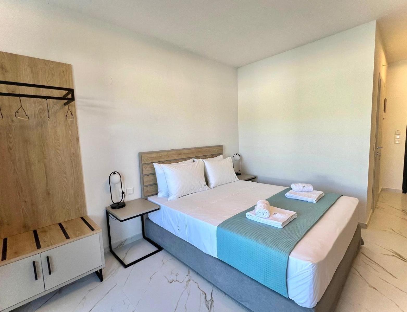 Four Shades Luxury Suites 萨尔蒂 外观 照片