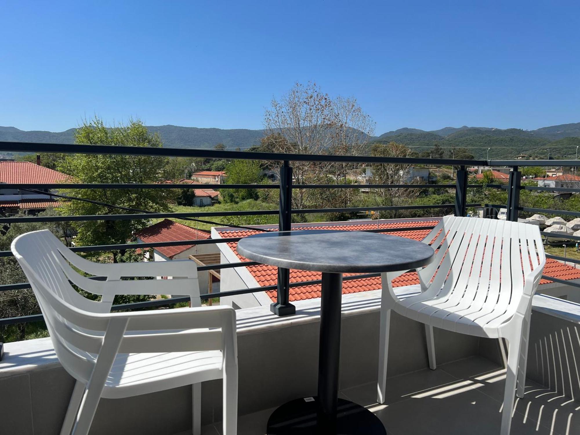 Four Shades Luxury Suites 萨尔蒂 外观 照片