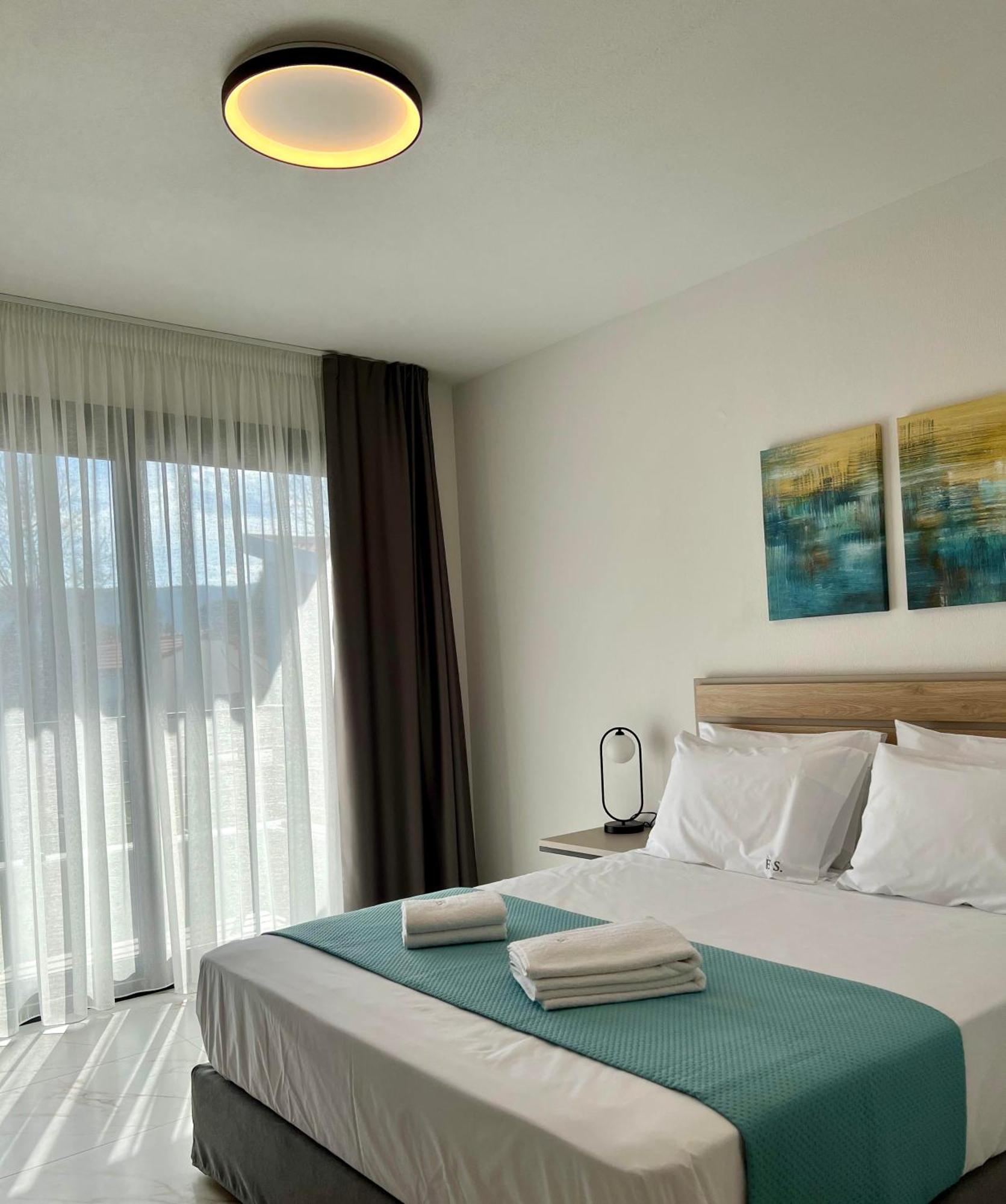 Four Shades Luxury Suites 萨尔蒂 外观 照片