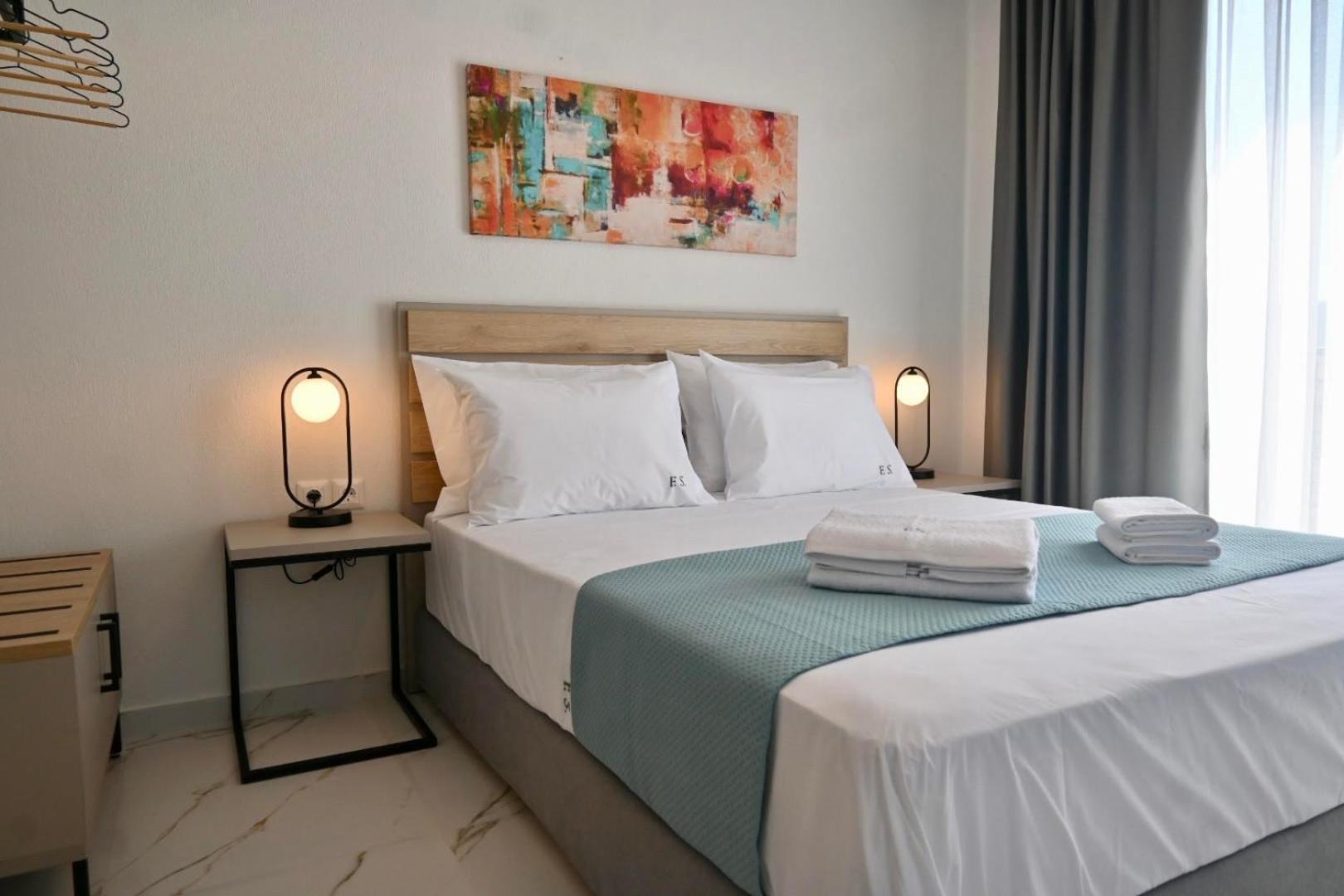Four Shades Luxury Suites 萨尔蒂 外观 照片