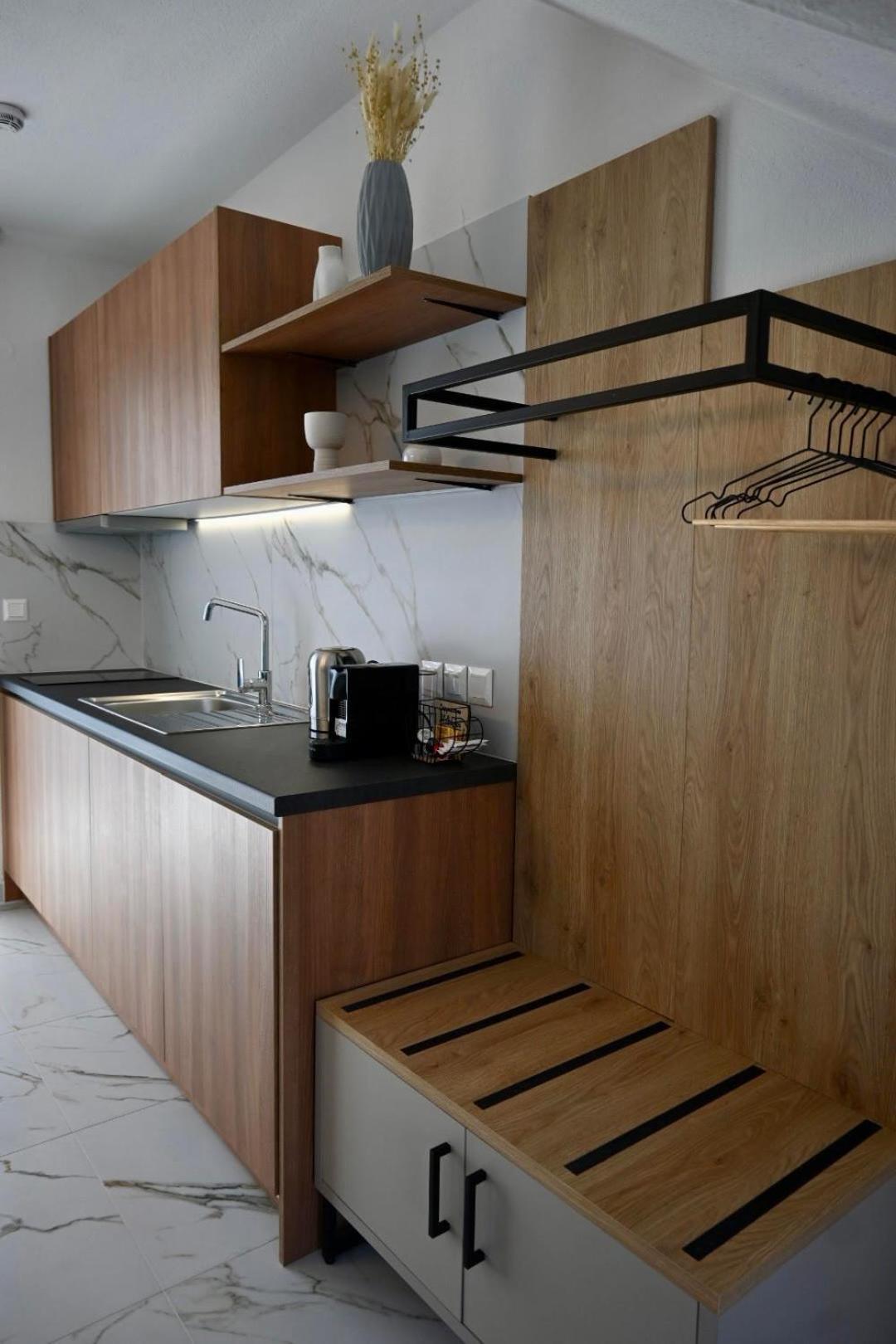 Four Shades Luxury Suites 萨尔蒂 外观 照片