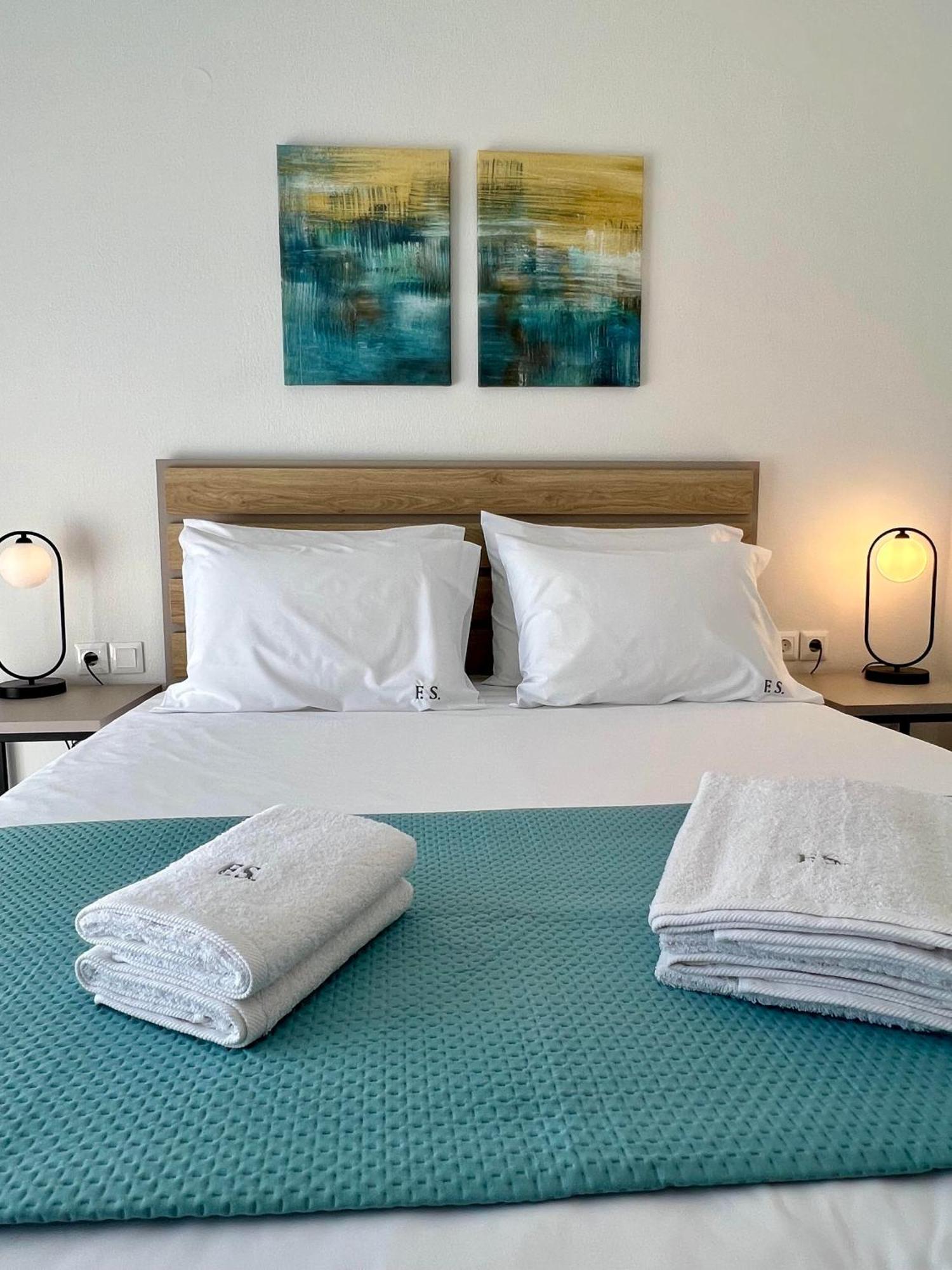 Four Shades Luxury Suites 萨尔蒂 外观 照片