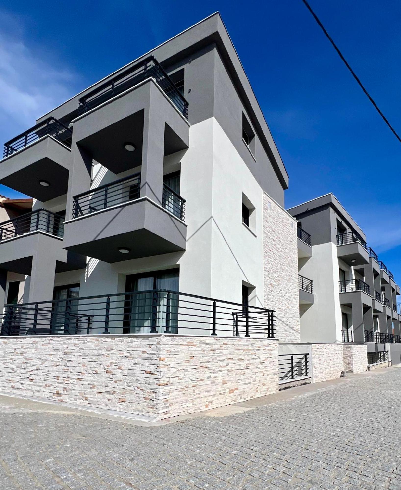 Four Shades Luxury Suites 萨尔蒂 外观 照片